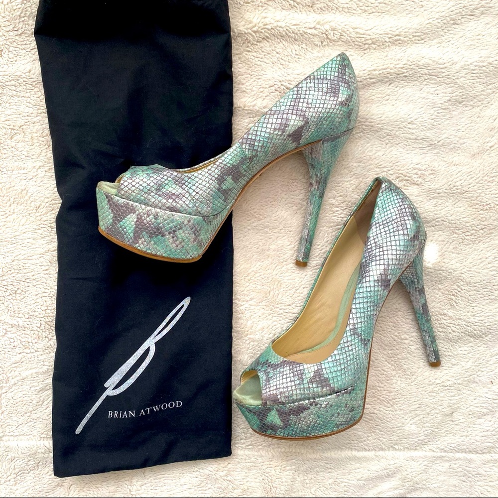 B by Brian Atwood peep-toe pumps - size 7